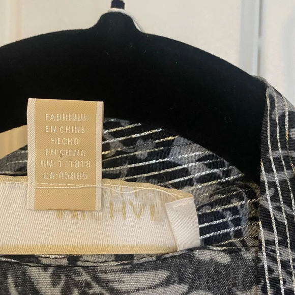 Michael Kors Metallic Silver Black Gray Pattern Blouse V Neck Top Work W… - Picture 9 of 10
